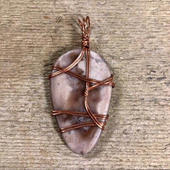 Rough Cut Natural Wire Wrapped Stone Necklace Pendant - Picture 4 of 4
